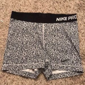 nike pros black and white